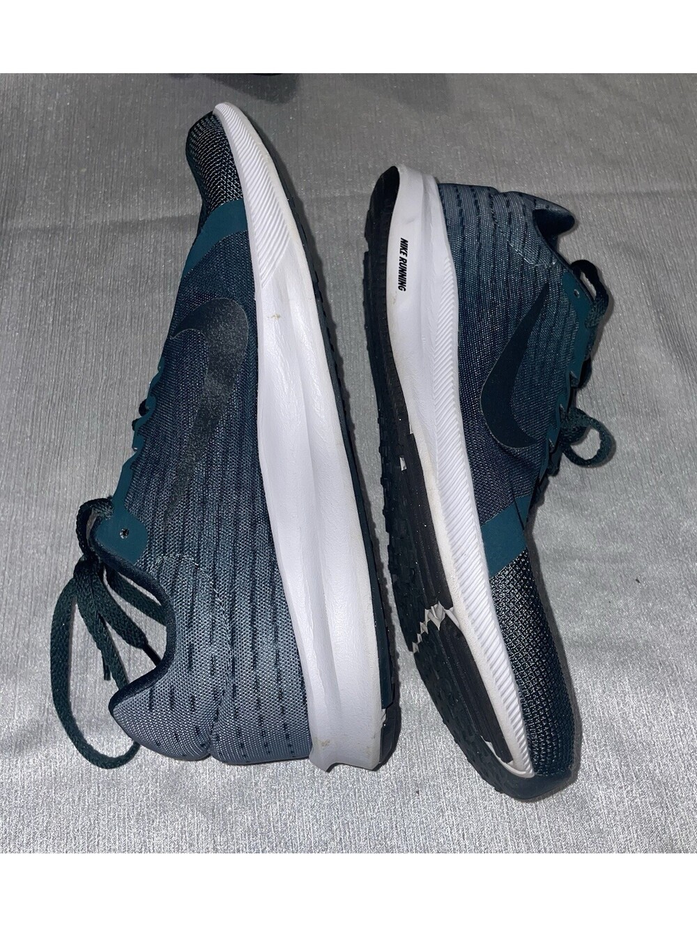 NIKE Running Shoes Dark Green Downshifter 8 Athletic Sneakers Womens 9.5